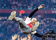 开云体育在线-阿贾克斯遭遇困境，晋级前景堪忧