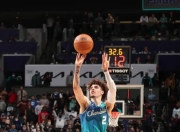 开云体育直播-包含骑士后卫独揽分，带领球队奏凯的词条