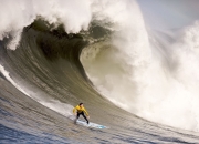 开云体育在线-赛道上的孤勇者，维斯塔潘扛起全队，梅赛德斯力克法拉利的背后
