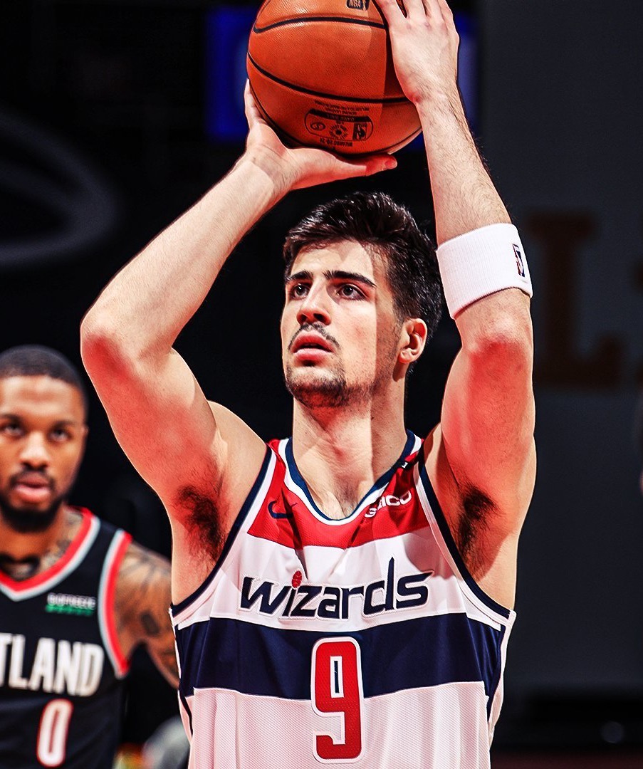 尼日利亚男篮强势意大利男篮，福克斯关键制胜的简单介绍