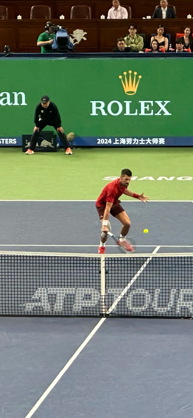 世界网球队险胜英国网球队，德约科维奇爆发神勇的简单介绍