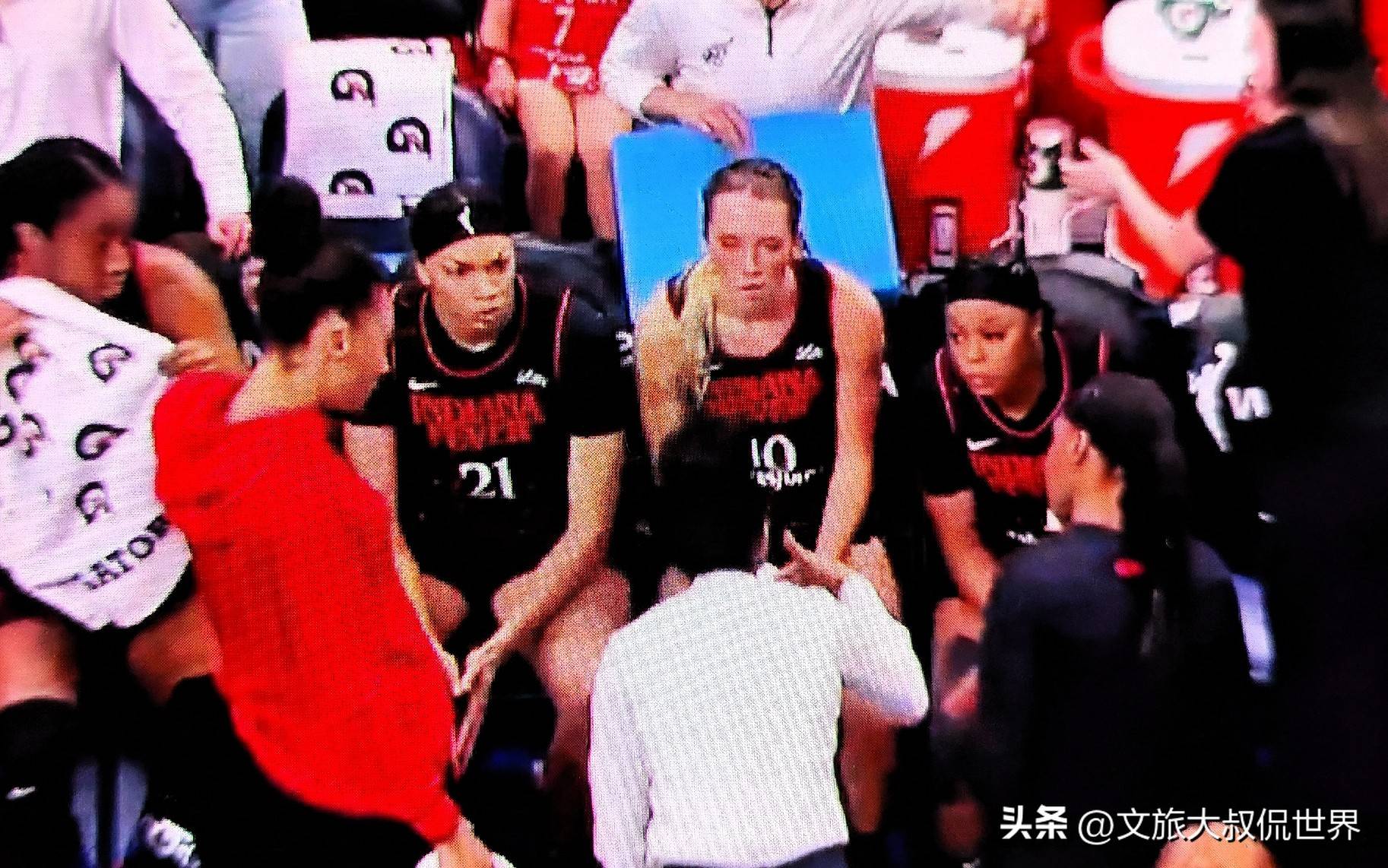 加拿大男篮完胜雷霆，米切尔制霸全场的简单介绍