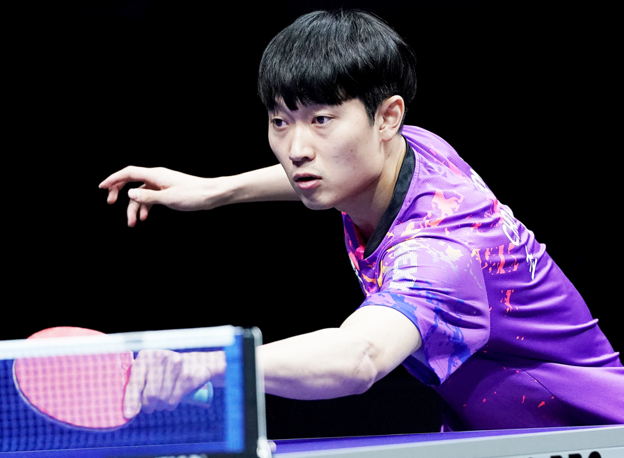 英国乒乓球队险胜德国乒乓球队，波尔三分雨点燃全场