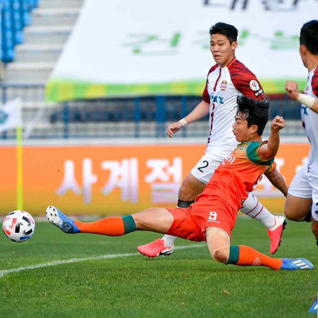 热门球队取得连胜，冲击联赛前列位置的简单介绍