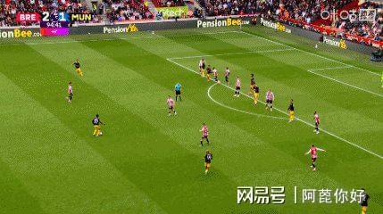 曼联半场领先被逆转，积分榜排名下滑的简单介绍