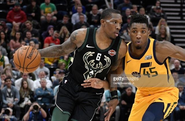 包含江苏队鏖战福建队，恩比德状态火热的词条