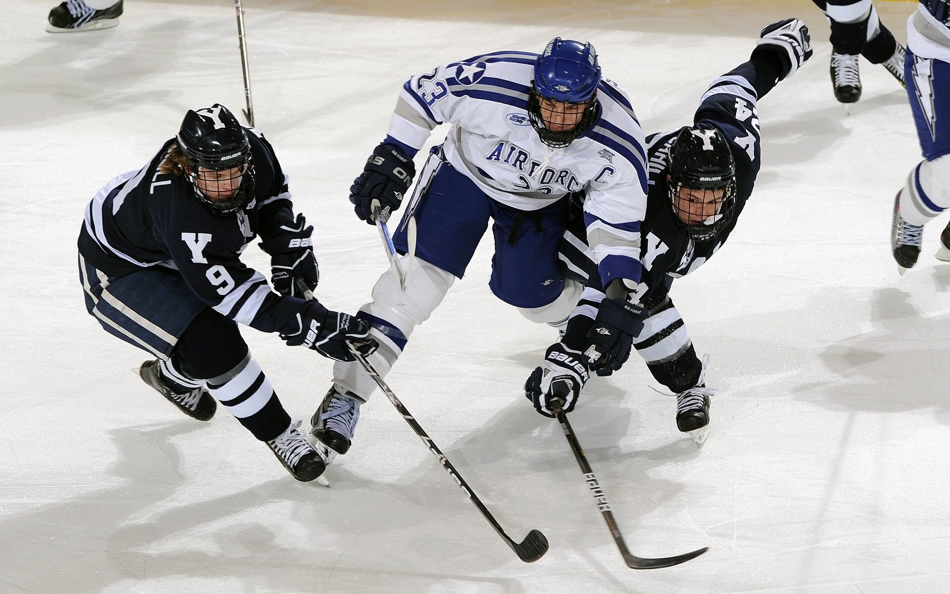 赛道上的孤勇者，汉密尔顿一肩扛起雷诺，轻取索伯车队
